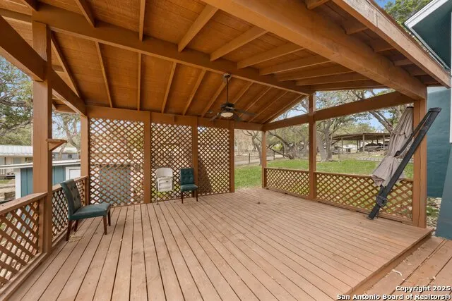 143 Park Dr Pipe Creek, TX 78063