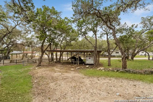 143 Park Dr Pipe Creek, TX 78063