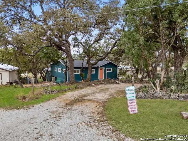 143 Park Dr Pipe Creek, TX 78063