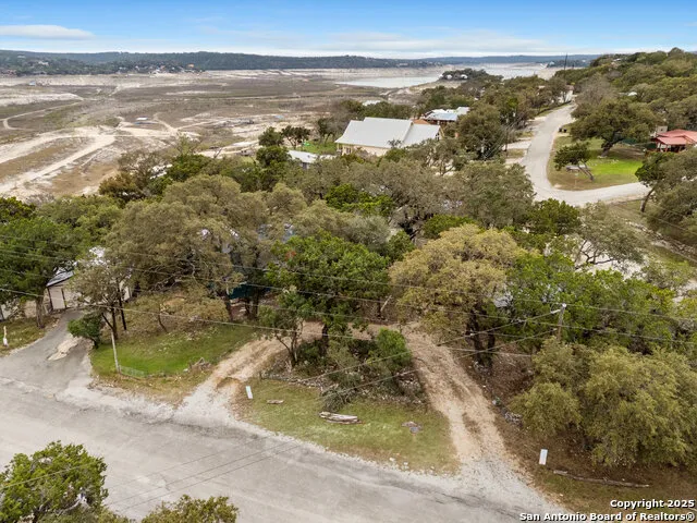 143 Park Dr Pipe Creek, TX 78063