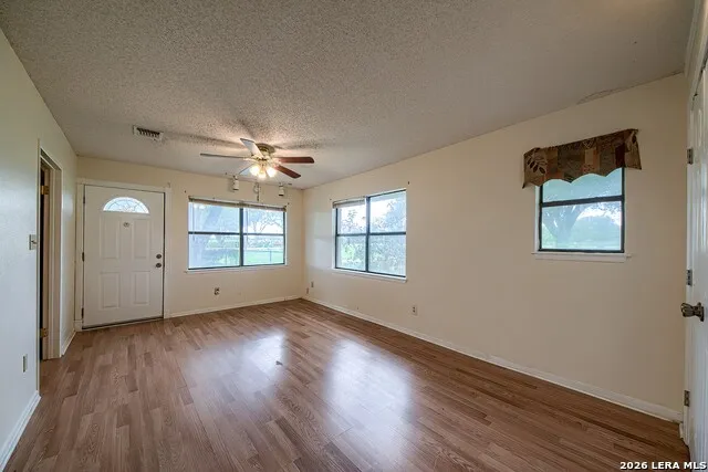 900 Graytown Rd St Hedwig, TX 78152