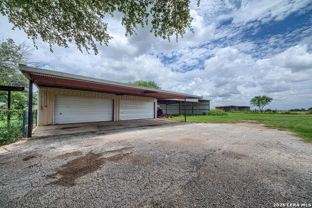 900 Graytown Rd St Hedwig, TX 78152