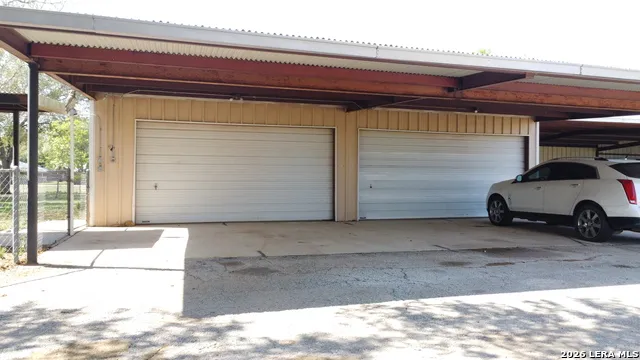 900 Graytown Rd St Hedwig, TX 78152