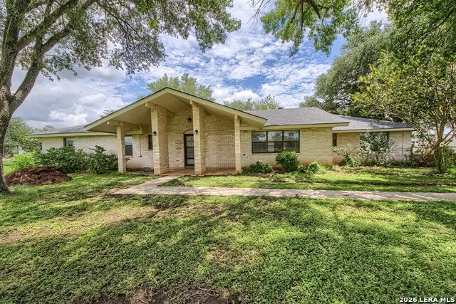 900 Graytown Rd St Hedwig, TX 78152