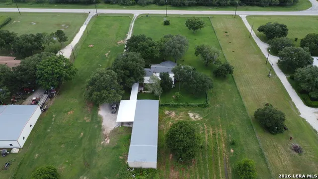 900 Graytown Rd St Hedwig, TX 78152
