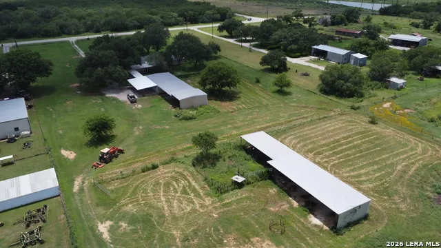 900 Graytown Rd St Hedwig, TX 78152