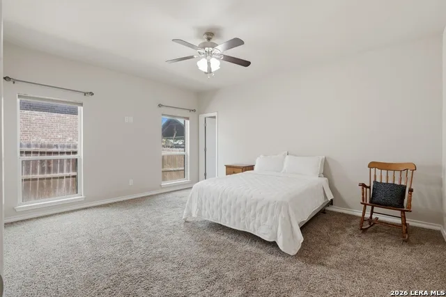 129 1ST ST Floresville, TX 78114