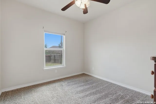 129 1ST ST Floresville, TX 78114