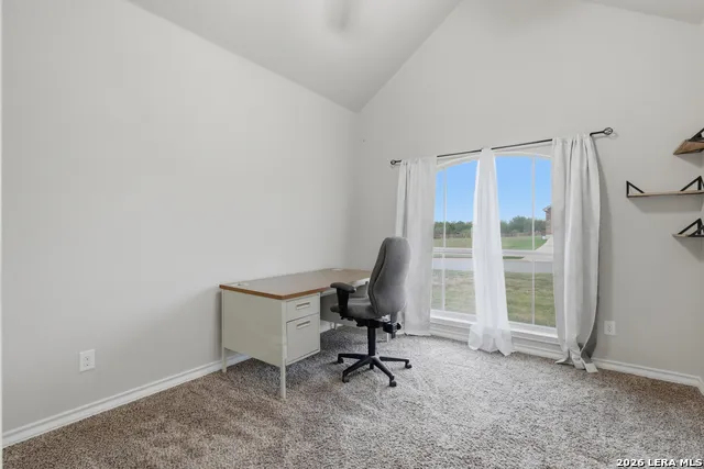 129 1ST ST Floresville, TX 78114