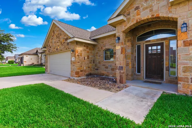 129 1ST ST Floresville, TX 78114