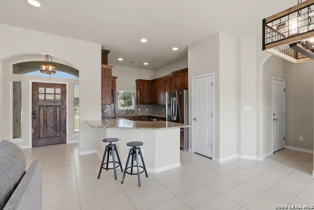 129 1ST ST Floresville, TX 78114