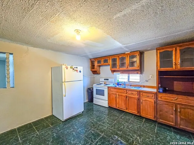 1524 Avenida Encuentro Eagle Pass, TX 78852