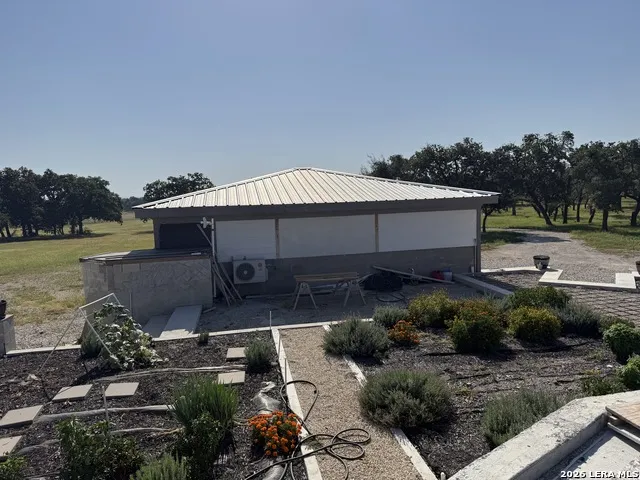 1775 Aviation Loop Fredericksburg, TX 78624