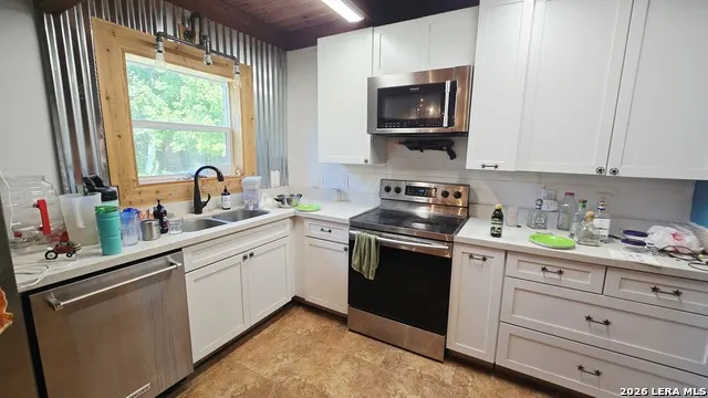 3230 LAMMERS ST Kerrville, TX 78028