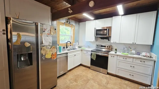 3230 LAMMERS ST Kerrville, TX 78028