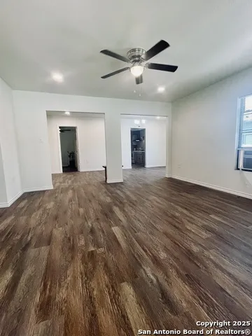 506 S 5th Carrizo Springs, TX 78834