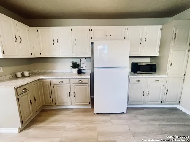 506 S 5th Carrizo Springs, TX 78834