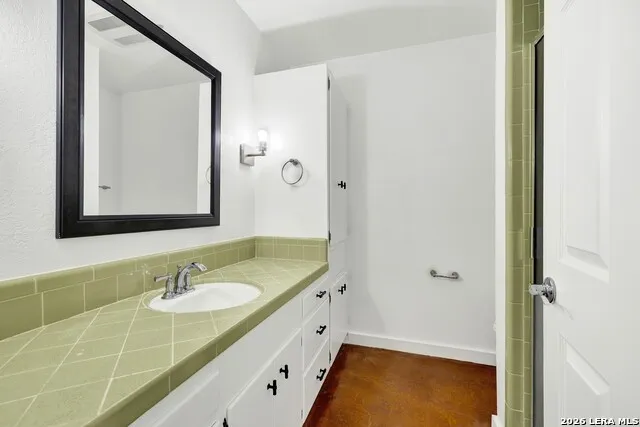 903 FABULOUS DR San Antonio, TX 78213