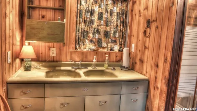6496 US HIGHWAY 83 Leakey, TX 78873