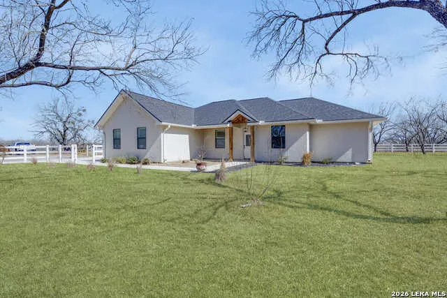 16282 fm 472 Bigfoot, TX 78005