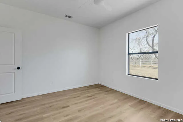 16282 fm 472 Bigfoot, TX 78005