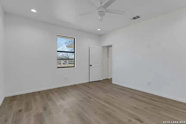16282 fm 472 Bigfoot, TX 78005