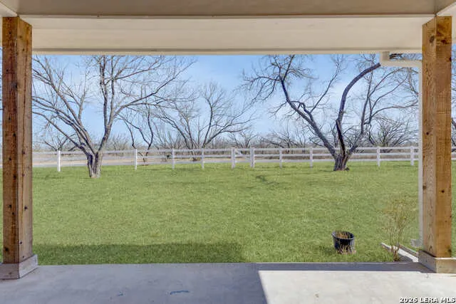 16282 fm 472 Bigfoot, TX 78005
