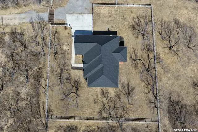 16282 fm 472 Bigfoot, TX 78005