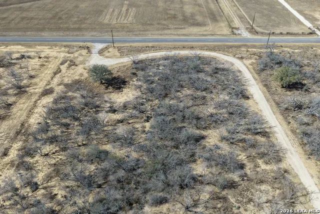 16282 fm 472 Bigfoot, TX 78005