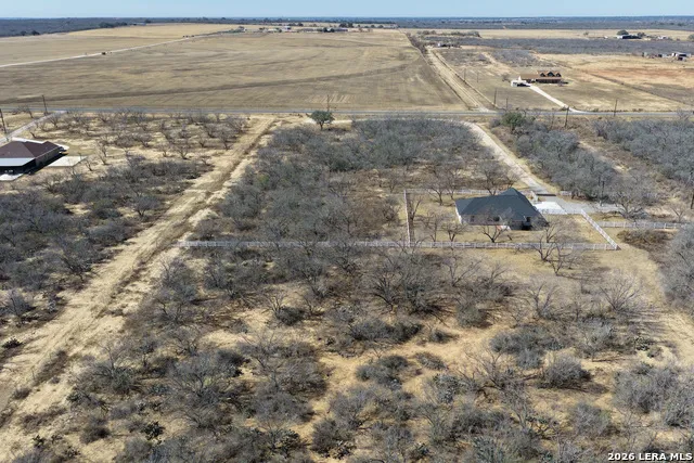 16282 fm 472 Bigfoot, TX 78005