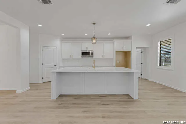 16282 fm 472 Bigfoot, TX 78005