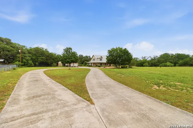 1275 LACEY DR Bandera, TX 78003