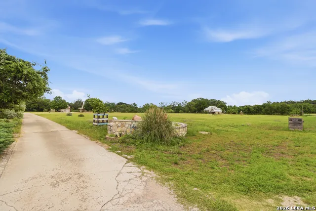 1275 LACEY DR Bandera, TX 78003