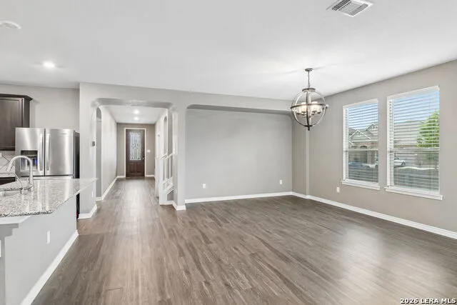 102 ANCHOR BLF Universal City, TX 78148