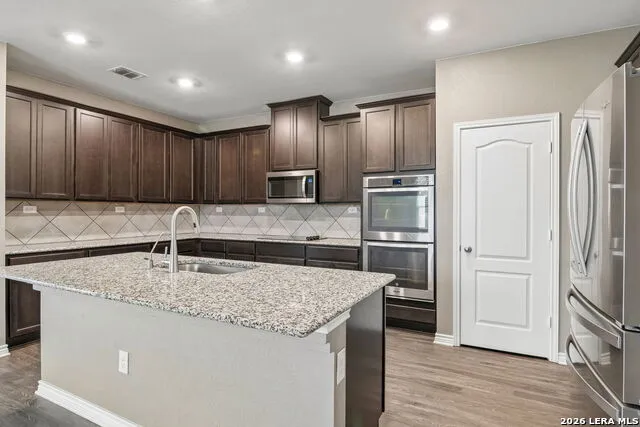 102 ANCHOR BLF Universal City, TX 78148