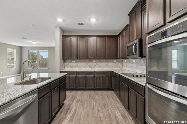 102 ANCHOR BLF Universal City, TX 78148