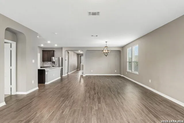 102 ANCHOR BLF Universal City, TX 78148