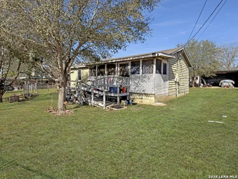 213 E 4th