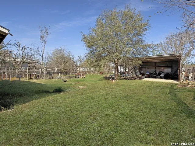 213 E 4th Elmendorf, TX 78112