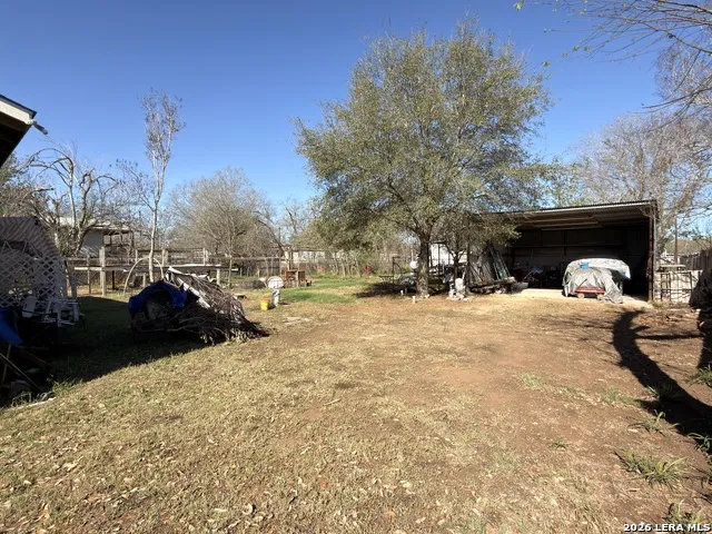 213 E 4th Elmendorf, TX 78112