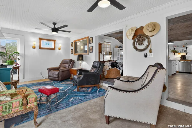 405 Coughran Pleasanton, TX 78064