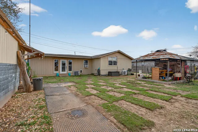 405 Coughran Pleasanton, TX 78064