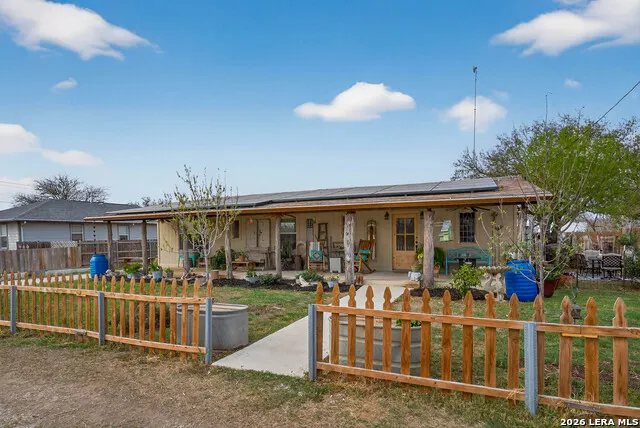 405 Coughran Pleasanton, TX 78064