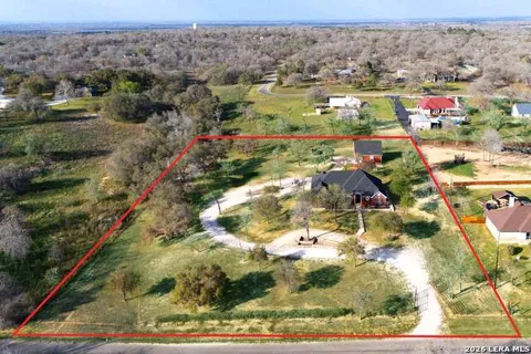 1007 Bluebonnet Lane