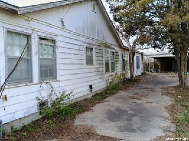 708 Parkview Port Lavaca, TX 77979