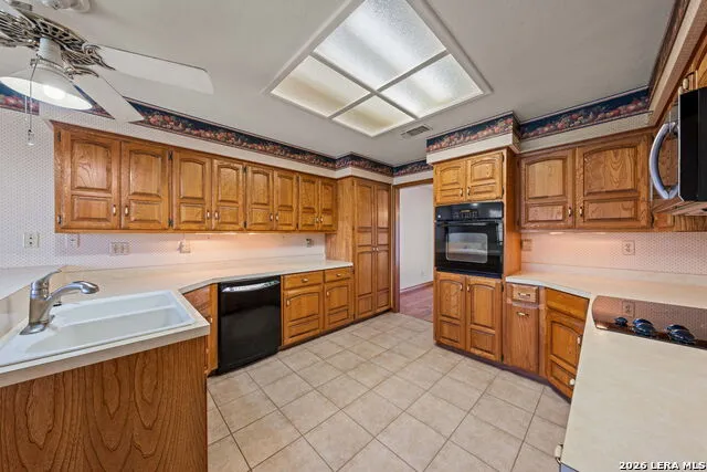 162 Oak Wood Rd Kerrville, TX 78028