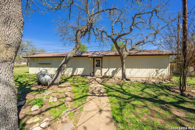 162 Oak Wood Rd Kerrville, TX 78028