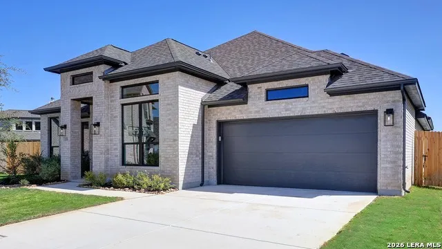 131 Pin Oak Castroville, TX 78009