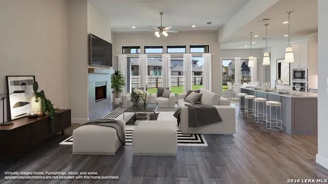 131 Pin Oak Castroville, TX 78009