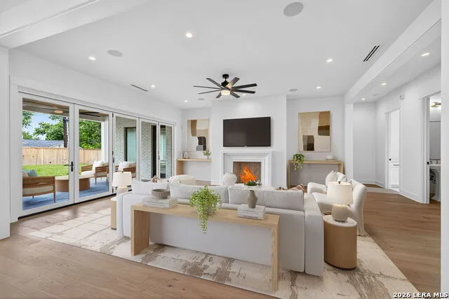 255 CLAYWELL DR Alamo Heights, TX 78209